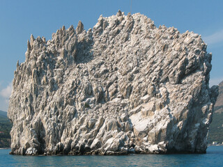 Fototapeta na wymiar Adelar rock in the middle of the sea