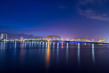 Naklejka premium Beautiful dawn at Han river, Da Nang City.
