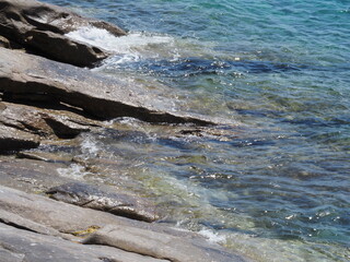 rocce e mare all'isola d'elba