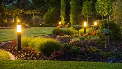 Foto auf Acrylglas Garten Moderne LED-Beleuchtungssysteme für den Hinterhof im Freien