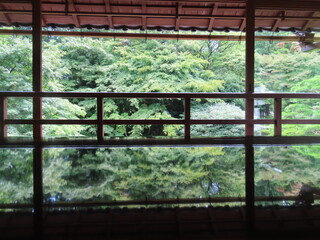 滋賀県の旧竹林院にて。