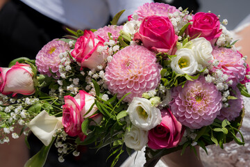 Brautstrauss, Blumen, Brautstrauß, Blumenstrauß, Blumenbinder, Hochzeit, heiraten, Braut, Rosen, Tulpen, Farben, Varianten