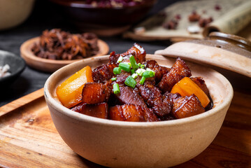 Chinese food，Delicious braised pork with potatoes