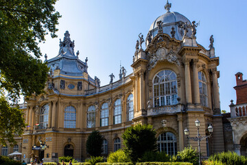 Fototapeta na wymiar Palace in Budapest