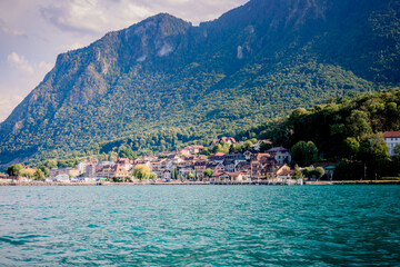 Fototapeta na wymiar Le lac Léman et Port-Valais en Suisse