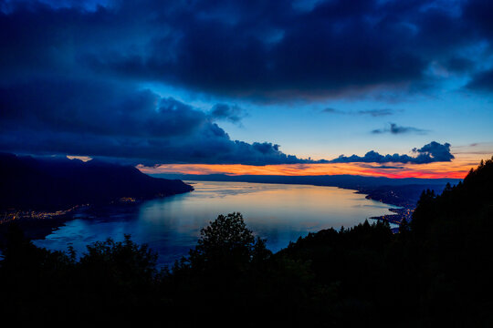 รูปภาพVeytaux เลือกดูภาพถ่ายสต็อก เวกเตอร์ และวิดีโอ369 Adobe Stock