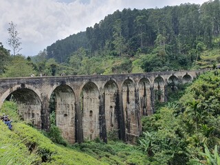 Fototapeta na wymiar Beautiful nine arches bridge in Sri Lanka