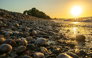 Obraz premium Sea Waves on Pebble Beach