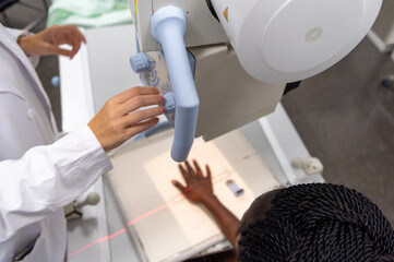A hand x ray session ongloing in a radiology session