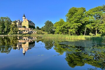 Fototapeta na wymiar view of the Radun castle from the pond