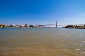 ponte  e o mar num dia de sol Hercílio luz - florianopolis Santa Catarina - Brasil Florianópolis