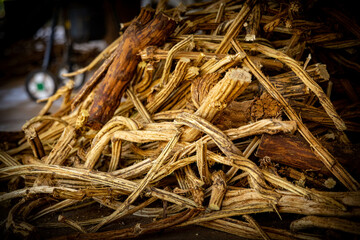 Jagube raspado (Banisteriopsis caapi sem casca)