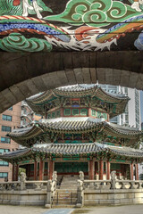 Obraz premium Colorful Korean traditional artwork design painted Hwangudan Shrine altar in Seoul South Korea