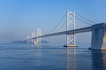 Fototapeta na wymiar 光を浴びて輝く瀬戸大橋の情景＠香川