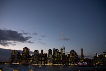 Naklejka premium Night View of Manhattan Skyline From Brooklyn Promenade, New York City