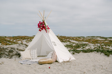 teepee on california beach © Sarah C