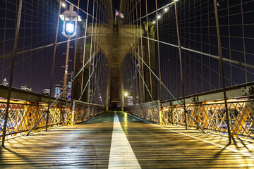 Brooklyn bridge pedestrian walkway