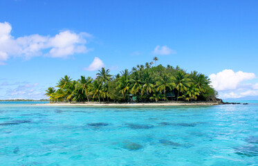 Deserted tropical island in the lagoon in Bora Bora