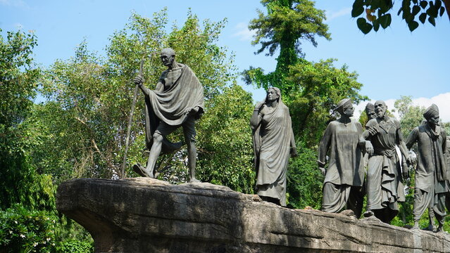 Mahatma Gandhi With Peoples While India Independence