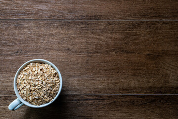 左端にオートミール　コピースペース