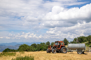 Obraz premium paysage de montagne autour du mont Ventoux