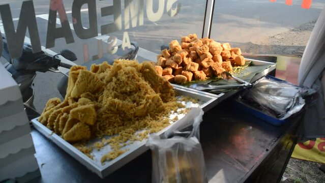 Indonesian Street Food: Sumedang Tofu