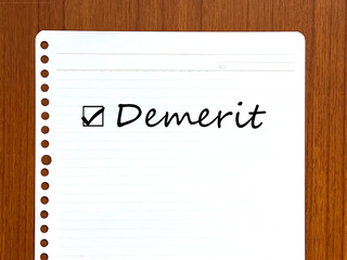 Demeritの文字入りリングノート_木目背景