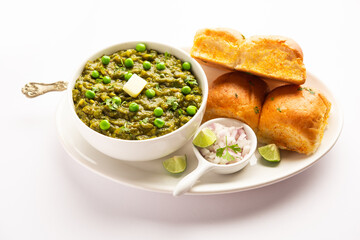Hariyali green Pav bhaji is a variation of a traditional pav bhaji made using leafy vegetables