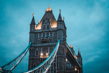 Fototapeta na wymiar Illuminated Tower Bridge in the evening