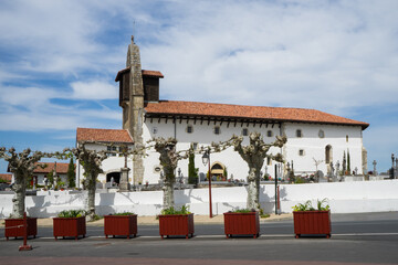 L'église du village d'Arbonne, au Pays Basque