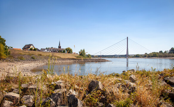 Niedrigwasser auf dem Rhein