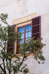 Fototapeta na wymiar Facade of a building in Palma de Mallorca, Spain.