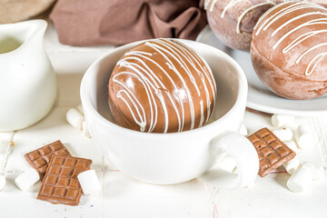 Hot chocolate bomb