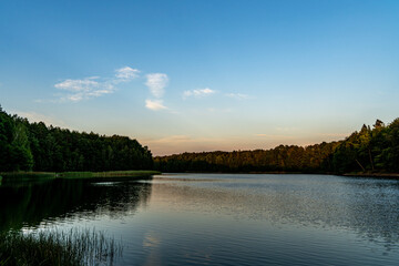 jezioro, zachód słońca, polska, lasy , przyroda