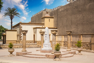 Obraz premium The street in the Coptic Cairo (Masr al-Qadima) district of Old Cairo, Egypt