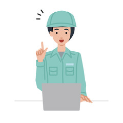 デスクで座ってPCを開いて何かひらめいた作業員の女性