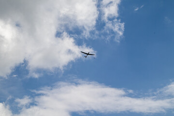 Fototapeta na wymiar Ein Segelflugzeug auf der Wasserkuppe