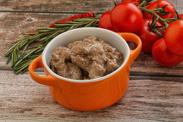Soft chicken liver with cream