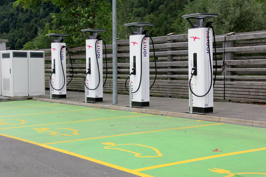 bornes de recharge pour voitures électriques