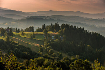 Widok z góry Ochodzita w Beskidzie Śląskim w Polsce