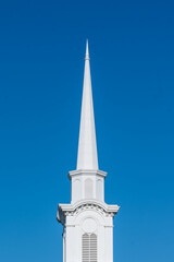Obraz premium Steeple on a bright sunny morning