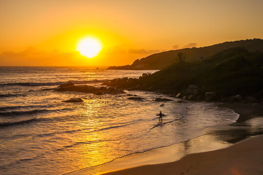Fotografias autorais de paisagens da regi&atilde;o da Praia do Rosa em Imbituba, Santa Catarina.