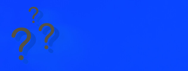 Obraz premium Question marks with shadow on blue background. Technical support. Answers to questions. Banner for insertion into site. Place for text cope space. 3D image. 3D rendering.