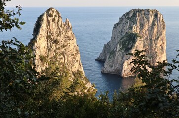 Fototapeta na wymiar Capri - Faraglioni dal sentiero di Via Tragara