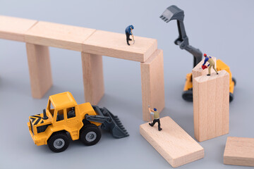 The demolition plan of the miniature scene is carried out in an orderly manner