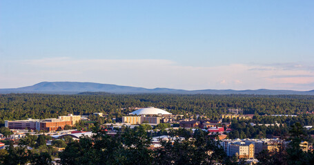 Obraz premium View of Flagstaff, Arizona, from the mountains
