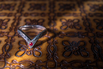 Antiqe ring with red stone