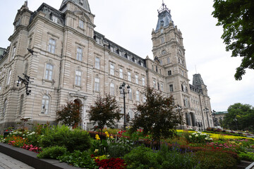 Fototapeta na wymiar The beautiful Parliament building of Quebec, Quebec