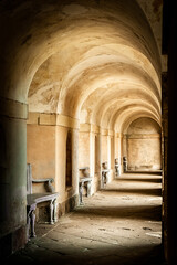 Obraz premium The Curved Arches Of The Praeneste at Rouseham House
