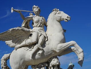 Jardin des Tuileries , Paris, Figur, Trompete, Weiß, 2022